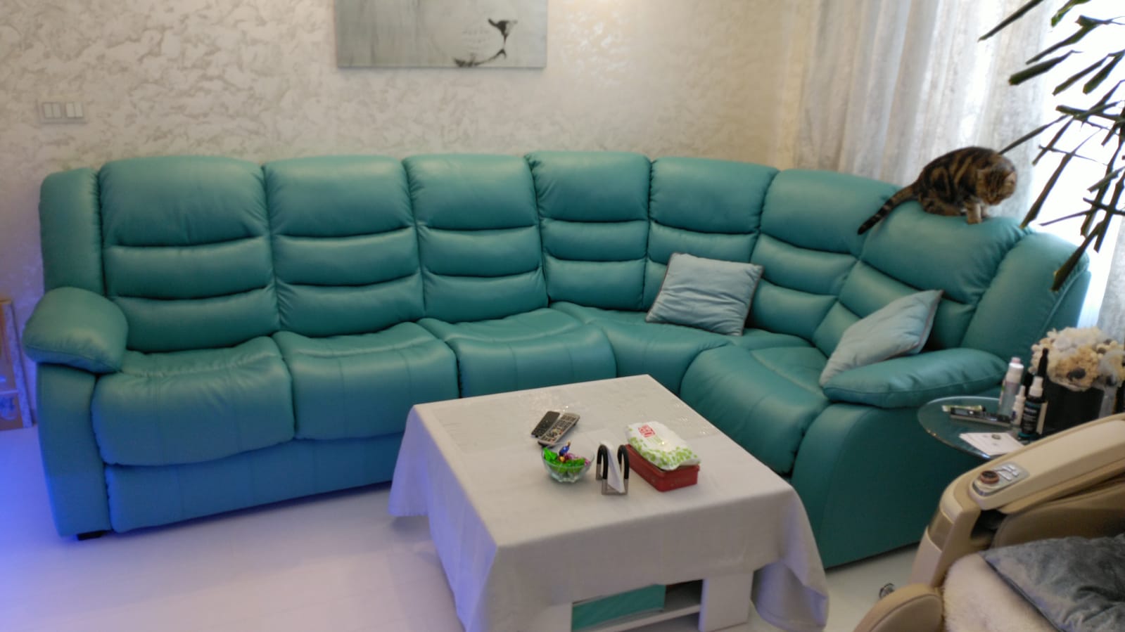 Перетяжка дивана на дому. Бухарестская